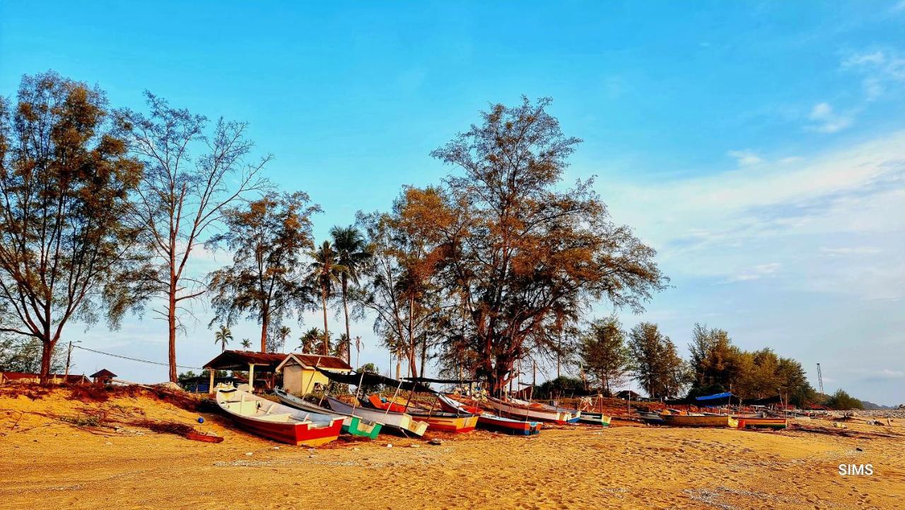 Готель Rumah Tamu Tepi Pantai Дунґун Екстер'єр фото